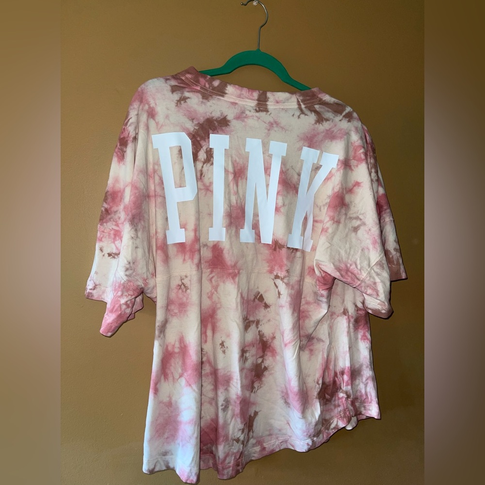 VS PINK t-shirt